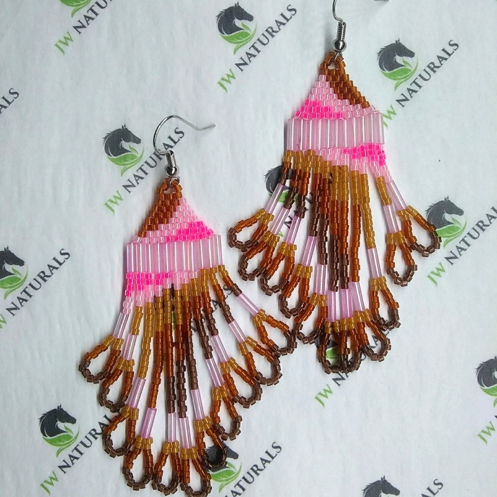 🎉HP🎉 JRW Handmade Pink Camo Beaded Earrings